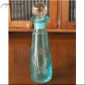 ガラス の 香水瓶 ピサスタンド ライトブルー アンティーク調 小瓶