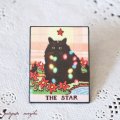 猫のピンバッジ タロットカード 星 THE STAR 猫 バッジ ネコ 猫 雑貨 ピンズ ブローチ