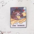 猫のピンバッジ タロットカード THE HERMIT 隠者 猫 バッジ ネコ 猫 雑貨 ピンズ ブローチ