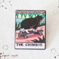 猫のピンバッジ タロットカード THE CHARIOT 戦車 猫 バッジ ネコ 猫 雑貨 ピンズ ブローチ