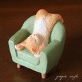 ソファ だらだらチェアキャット グリーン  猫  プティフレンズ ダイカイ ミニチュア 置物 オブジェ ネコ ねこ ネコ 