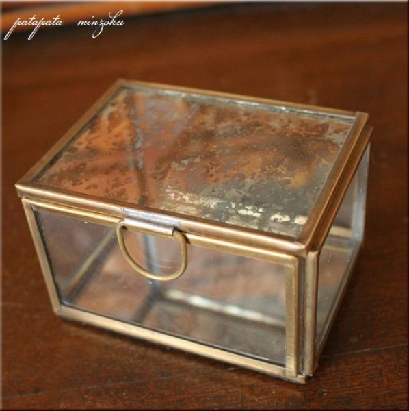 画像1: 真鍮 ガラス ジュエリーボックス M アンティークゴールド ガラスコレクション ケース  (1)