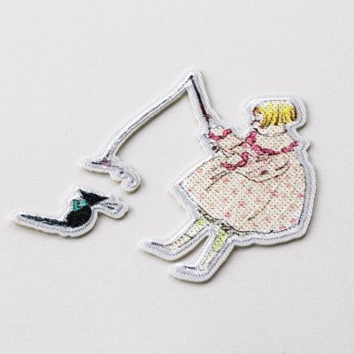 画像2: くらはしれい Kurahashi Rei  絵本 こねこのトト ワッペン トトと遊ぶ女の子 シール ＆ アイロン ワッペン アップリケ ステッカー 黒猫 子猫