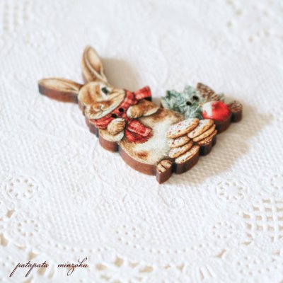 画像1: クッキーとうさぎ フランス 製 木製ボタン アトリエ ボヌール ドゥ ジュール うさぎ ウサギ