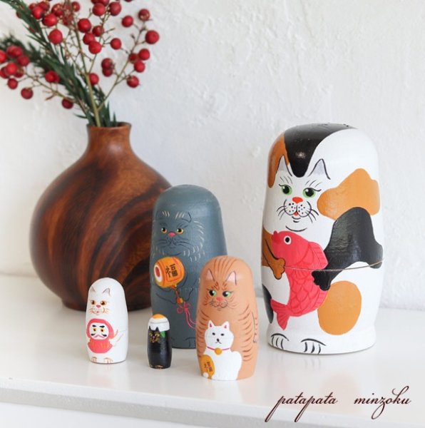 画像1: マトリョーシカ ねこのお正月  NEIN MARKE  /  ナインマーケ 小物入れ オブジェ 猫 ねこ ネコ (1)